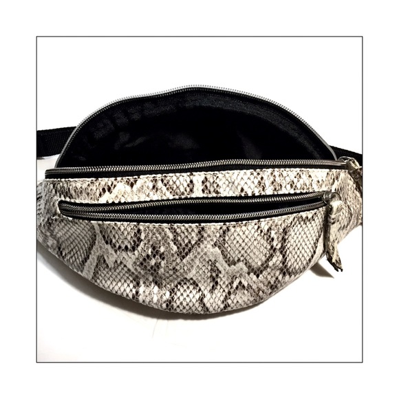 New Faux Snakeskin Fanny Pack with Two Zippers - Picture 6 of 7
